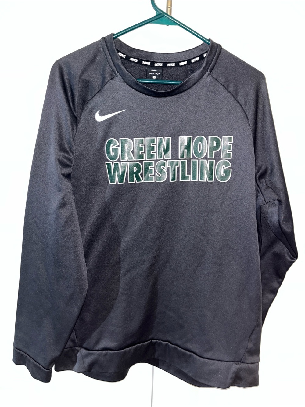 Green Hope Falcons Cary NC Wrestling Team Sweatshirt shirt L Nike Dri Fit